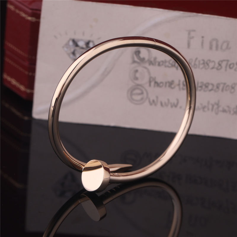 Luxury Diamond Necklace with 18k Gold Plated VS2 Clarity Round Cut Diamond Pendant for Formal Occasions