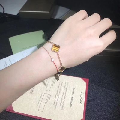 جودة سوار فان كليف أند آربلز من الذهب والماس الحقيقي عيار 18 قيراطًا بخمس زخارف فينتاج ألامبرا مصنع