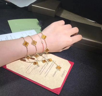 جودة سوار فان كليف أند آربلز من الذهب والماس الحقيقي عيار 18 قيراطًا بخمس زخارف فينتاج ألامبرا مصنع