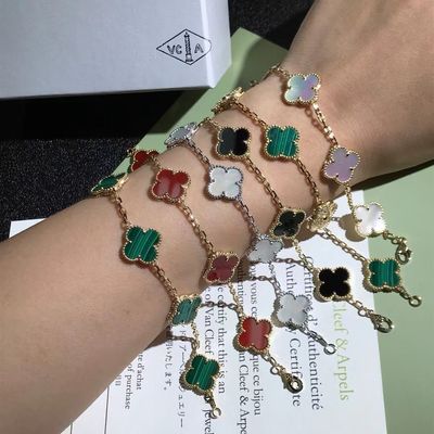 جودة أساور ذهبية عتيقة من الذهب عيار 18 قيراط من Van Cleef & Arpels مصنع