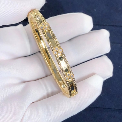VCA Perlee Sweet Clover Bracelet متوسط ​​موديل عيار 18 أصفر / وردي / أبيض مقابل الماس