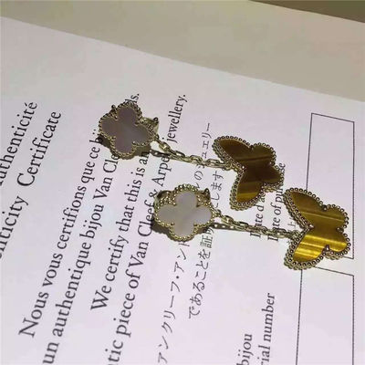جودة أقراط Lucky Alhambra من الذهب عيار 18 قيراط ، زخارف أم بيضاء من اللؤلؤ ، على شكل فراشة مصنع