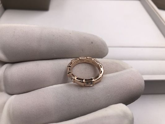 قلادة ألماس فاخرة مع ماس أبيض بنقاء VS2 ومطلية بالذهب عيار 18 قيراط للنساء للمناسبات الرسمية