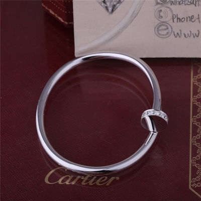 جودة JUSTE UN CLOU BRACELET في سوار أظافر من الذهب الأبيض عيار 18 قيراطًا مع الماس في الأعلى والطرف مصنع