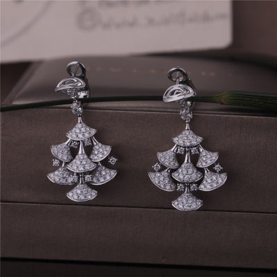 جودة Roma High Jewelry أقراط ديفاز دريم من الذهب الأبيض عيار 18 قيراطًا ومرصعة بـ 7 ماسات رئيسية وماسات مرصوفة بالكامل مصنع