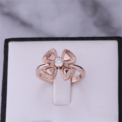 جودة Roman Love Flower Ring Fiorever خاتم من الذهب الوردي عيار 18 قيراط مرصع بماسة في الوسط وألماس مرصوف مصنع