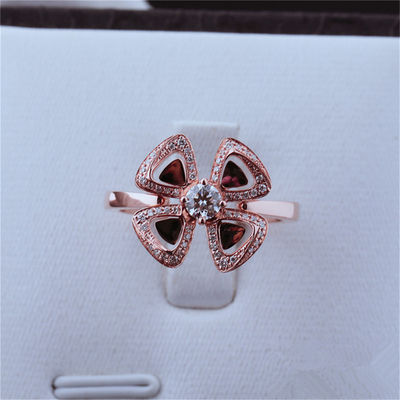 جودة Roman Love Flower Ring Fiorever خاتم من الذهب الوردي عيار 18 قيراط مرصع بماسة في الوسط وألماس مرصوف مصنع