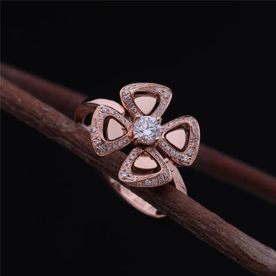 جودة Roman Love Flower Ring Fiorever خاتم من الذهب الوردي عيار 18 قيراط مرصع بماسة في الوسط وألماس مرصوف مصنع